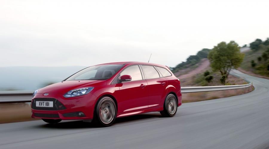  Ford Focus ST Wagon 2011 года  (фото 1 из 13)